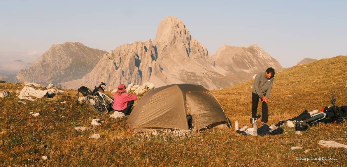 Bikepacking à travers les Alpes : 11 jours de gravel et de gelato