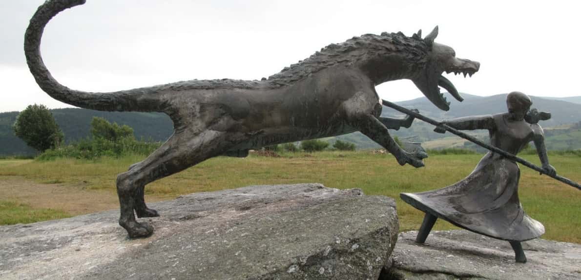 statue de la bête du gevaudan