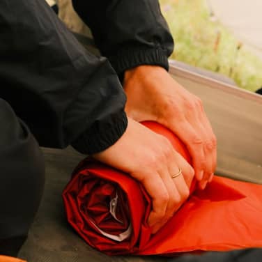 Préparer son matériel de bivouac avant l’hiver : entretien et protection